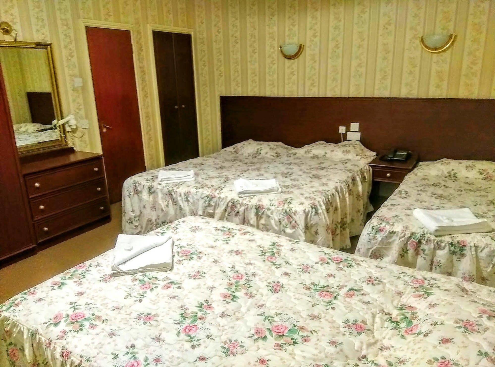 לונדון Mandalay Picton House Hotel מראה חיצוני תמונה