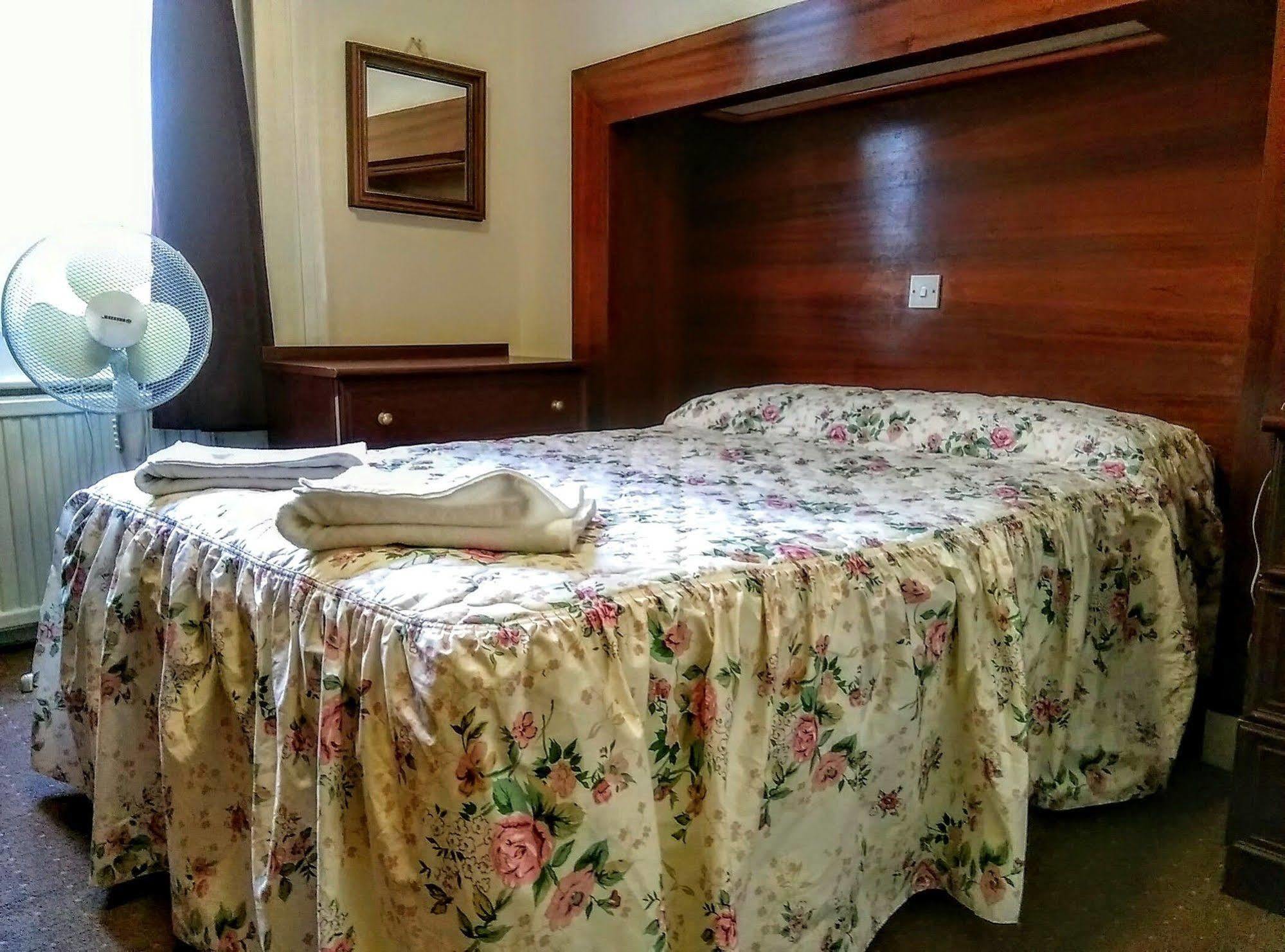 לונדון Mandalay Picton House Hotel מראה חיצוני תמונה