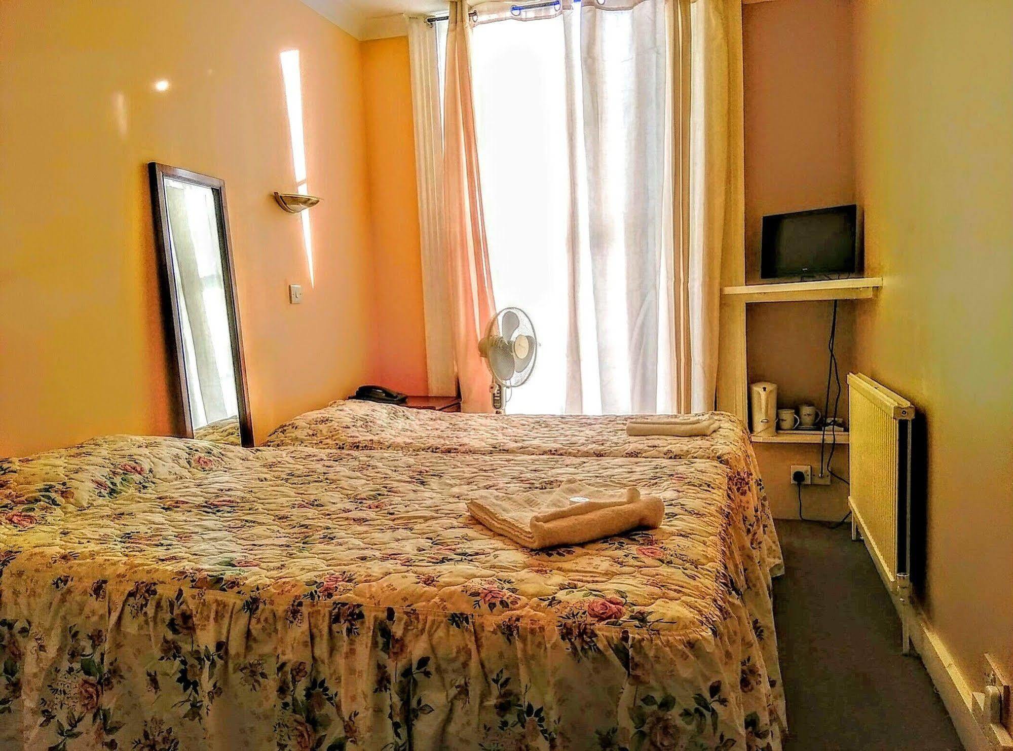 לונדון Mandalay Picton House Hotel מראה חיצוני תמונה
